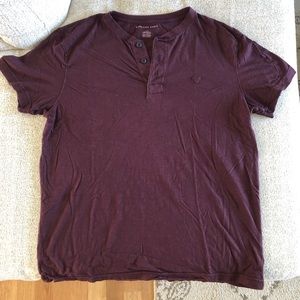 Maroon Men’s American Eagle T-shirt